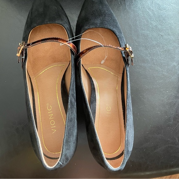Women's Vionic Minnie Kitten Heel Shoe Black Tortoise Suede Sz 6 - Picture 10 of 11